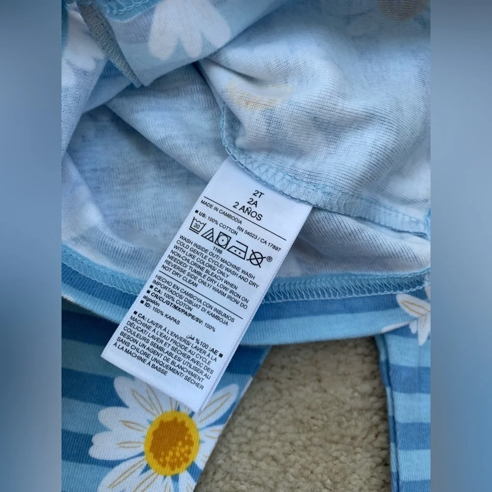 Old Navy NWT Size 2T Daisy Pajamas Set